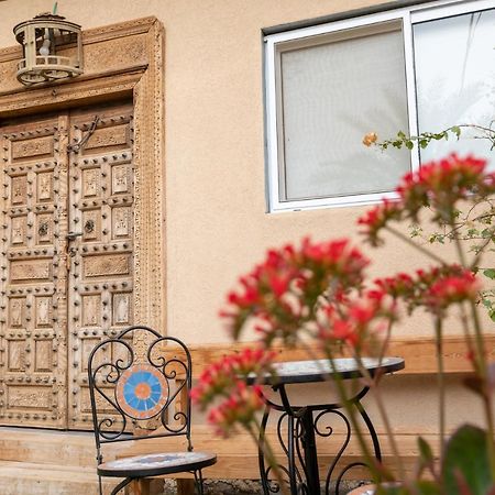Desert Routes Inn Shvilim Ba Midbar Hazeva Buitenkant foto
