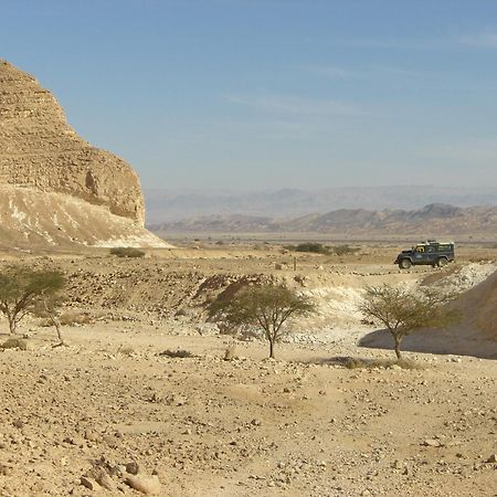 Desert Routes Inn Shvilim Ba Midbar Hazeva Buitenkant foto