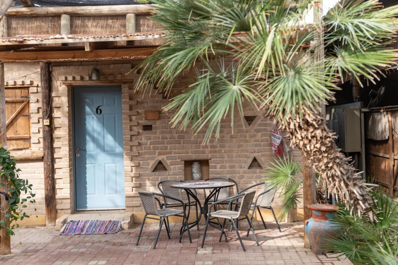 Desert Routes Inn Shvilim Ba Midbar Hazeva Buitenkant foto