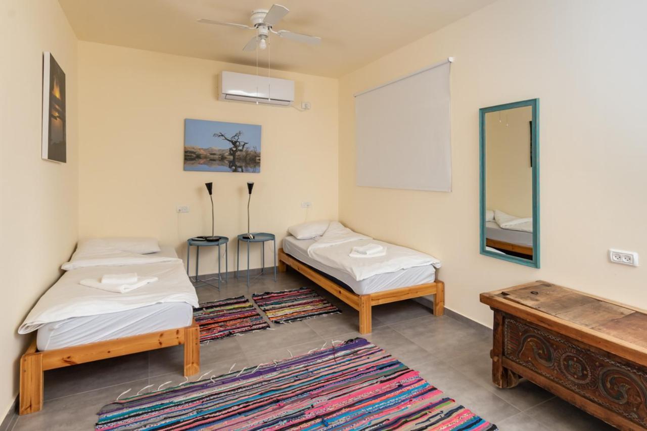 Desert Routes Inn Shvilim Ba Midbar Hazeva Buitenkant foto