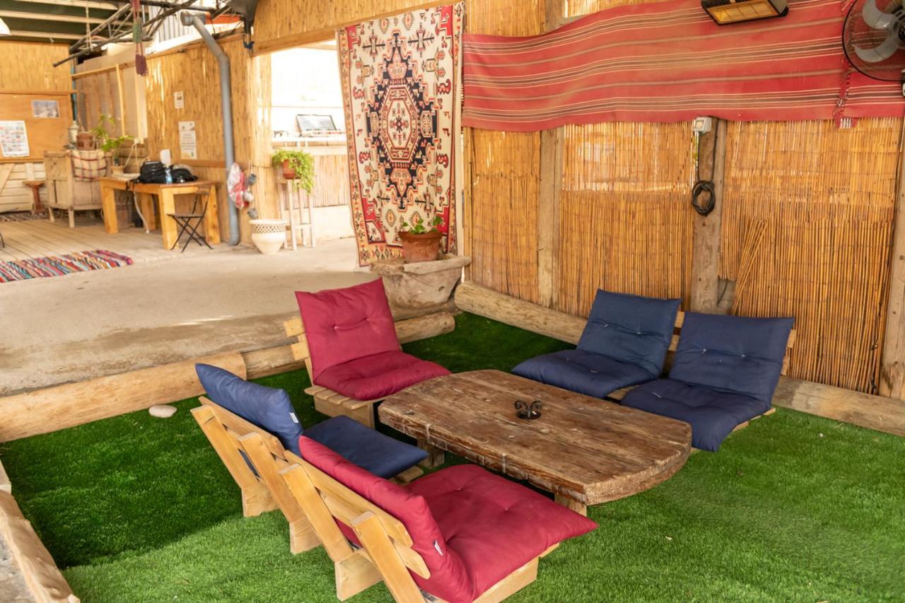 Desert Routes Inn Shvilim Ba Midbar Hazeva Buitenkant foto