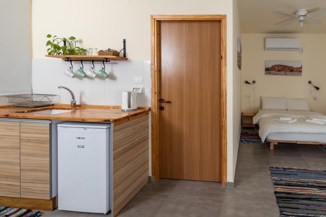 Desert Routes Inn Shvilim Ba Midbar Hazeva Buitenkant foto