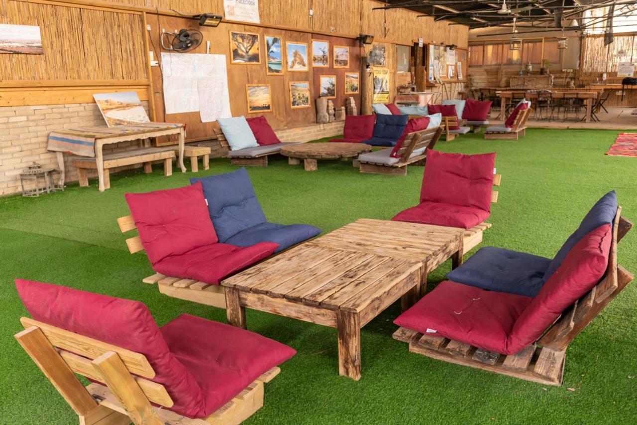 Desert Routes Inn Shvilim Ba Midbar Hazeva Buitenkant foto