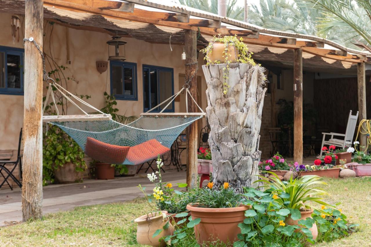 Desert Routes Inn Shvilim Ba Midbar Hazeva Buitenkant foto