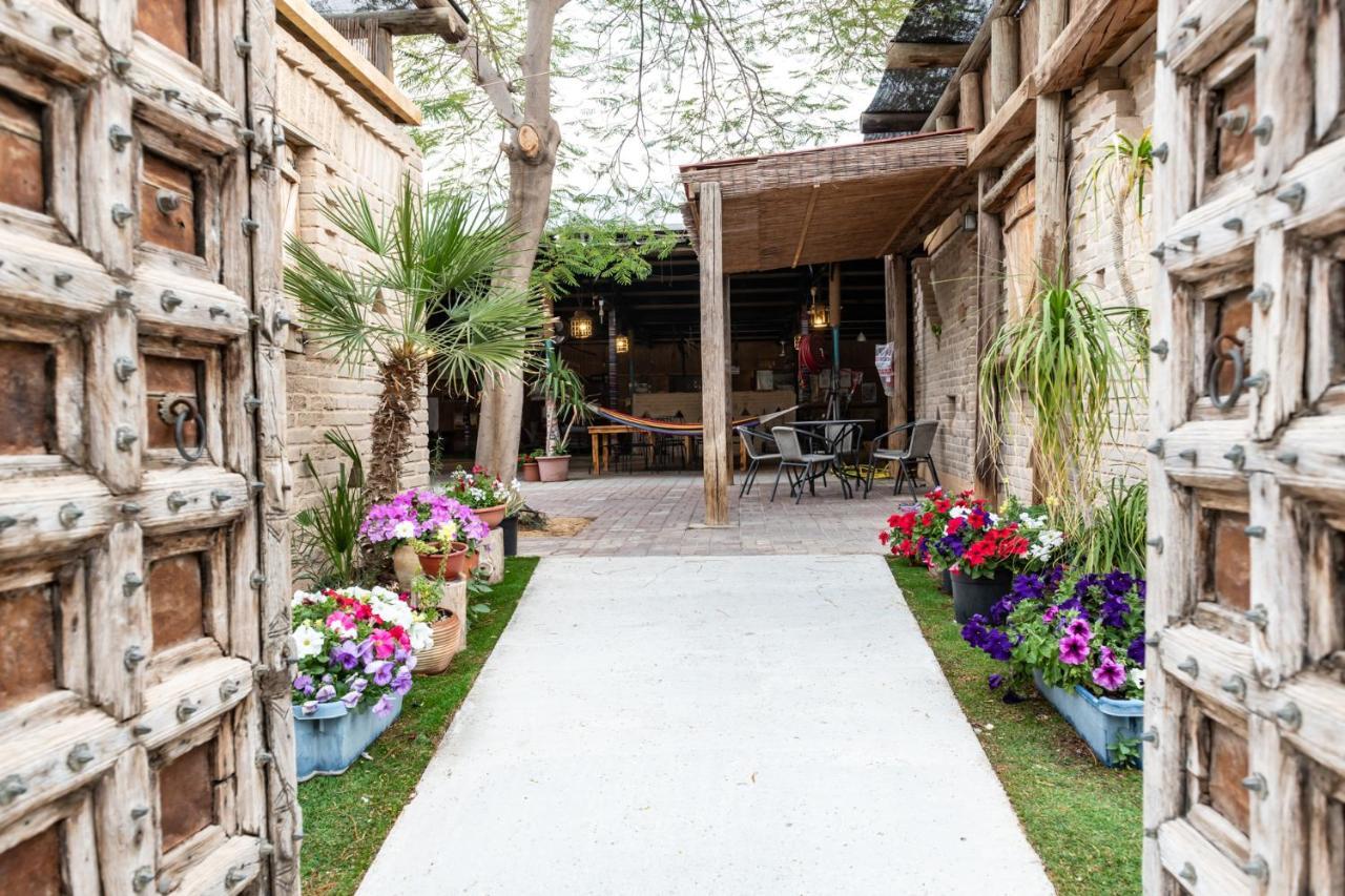 Desert Routes Inn Shvilim Ba Midbar Hazeva Buitenkant foto