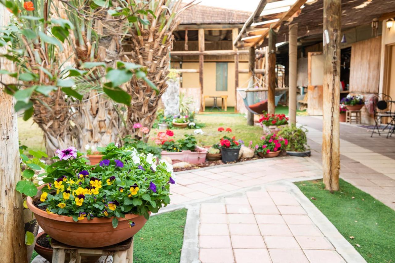 Desert Routes Inn Shvilim Ba Midbar Hazeva Buitenkant foto