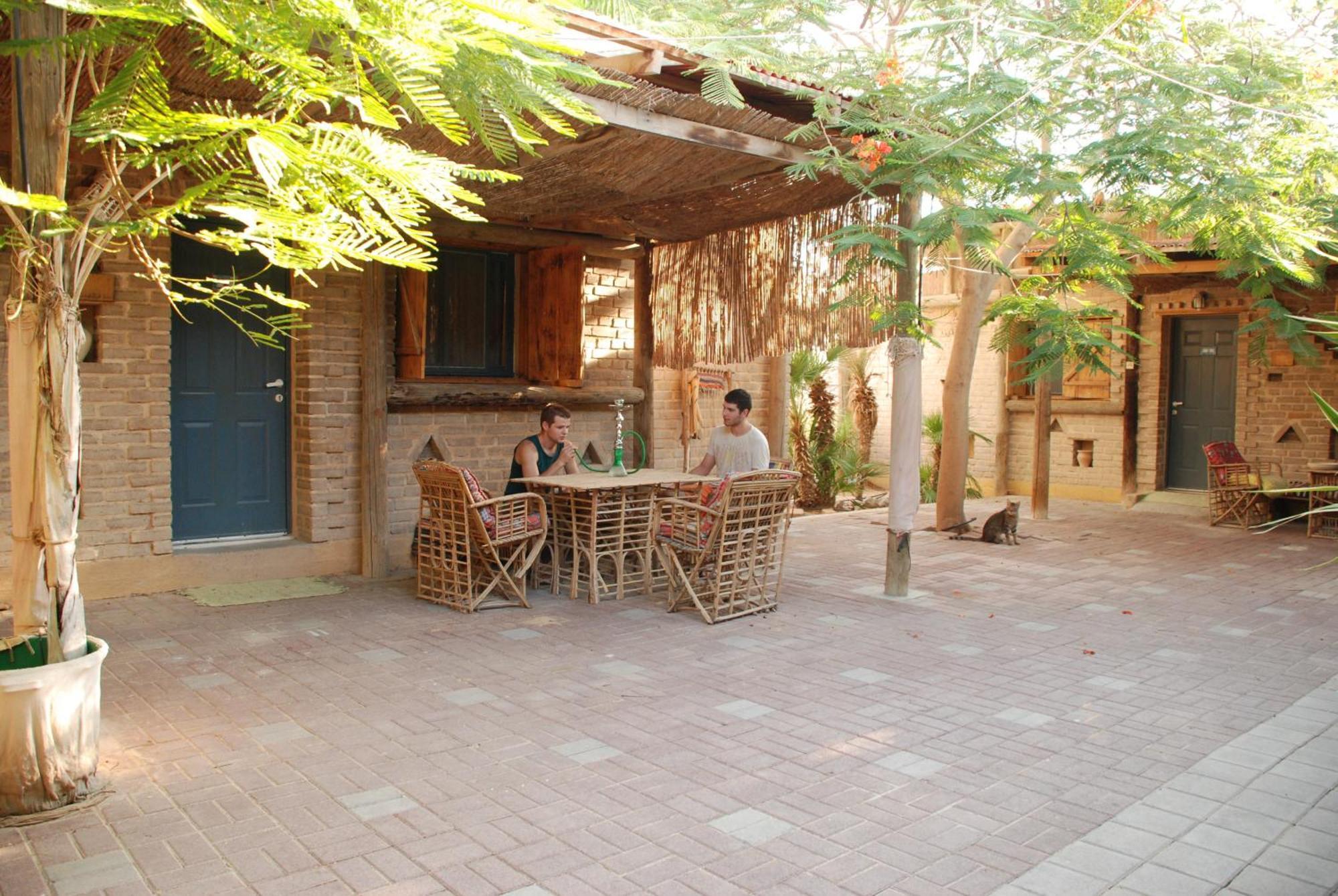 Desert Routes Inn Shvilim Ba Midbar Hazeva Buitenkant foto