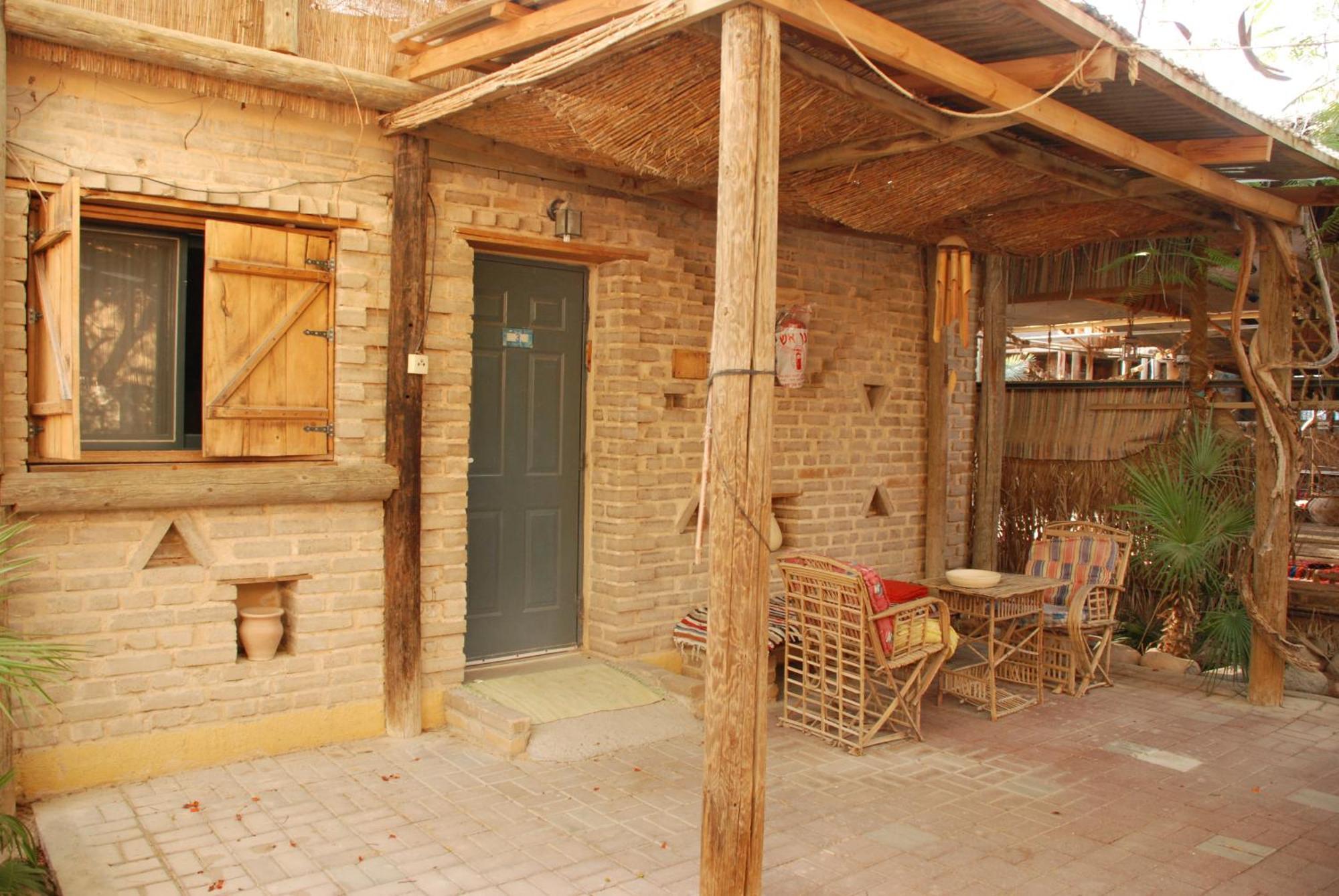 Desert Routes Inn Shvilim Ba Midbar Hazeva Buitenkant foto